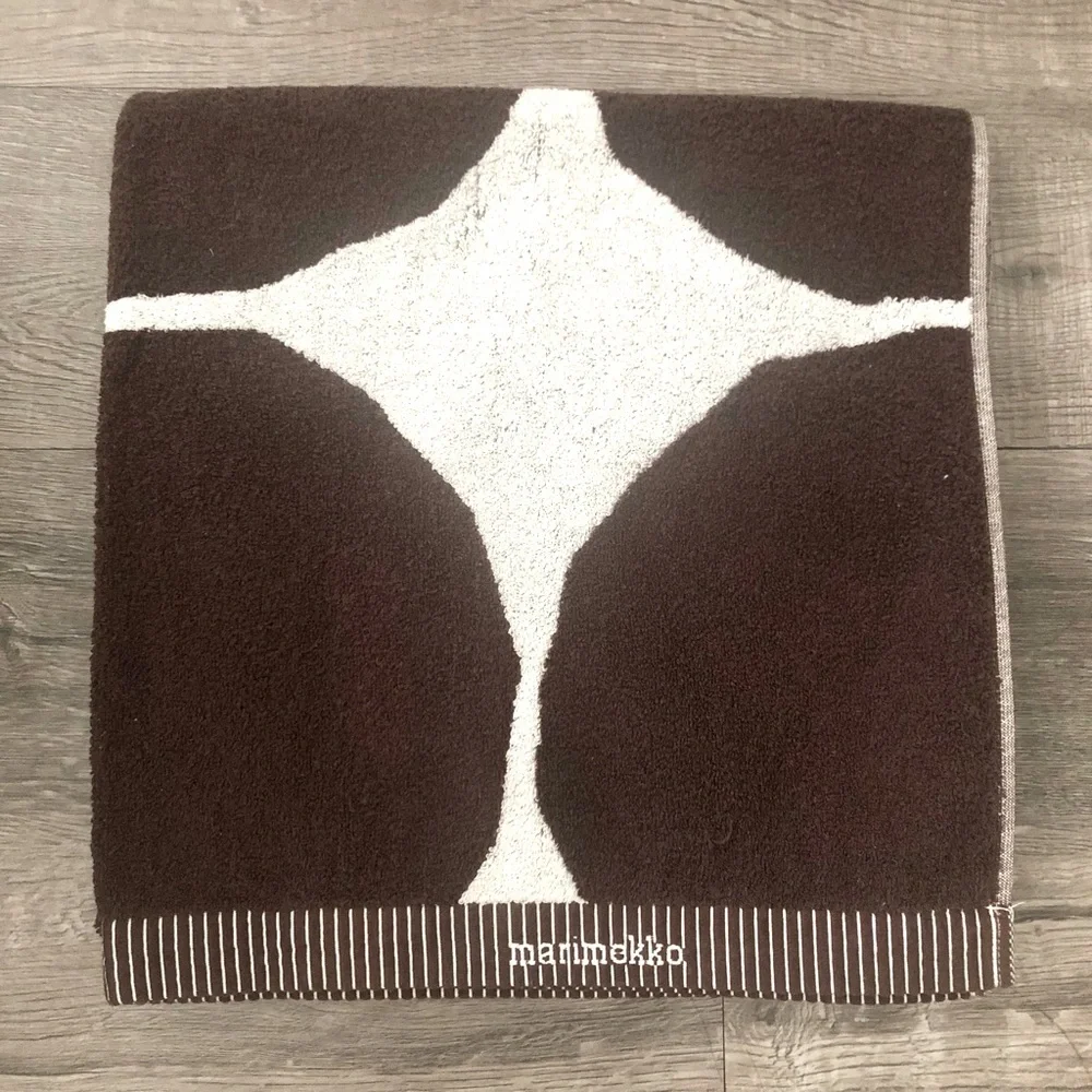 ✨RARE Marimekko Bath Beach Towel